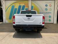 Nissan NP300 Doble Cabina 2020 4p SE L4/2.5 Man A/A Paq. Seg. 2020 Nissan NP300 Doble Cabina Venta Exteriores 6