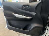 Nissan NP300 Doble Cabina 2020 4p SE L4/2.5 Man A/A Paq. Seg. 2020 Nissan NP300 Doble Cabina Venta Interiores 13