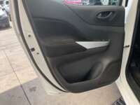 Nissan NP300 Doble Cabina 2020 4p SE L4/2.5 Man A/A Paq. Seg. 2020 Nissan NP300 Doble Cabina Venta Interiores 15