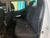 Nissan NP300 Doble Cabina 2020 4p SE L4/2.5 Man A/A Paq. Seg. 2020 Nissan NP300 Doble Cabina Venta Interiores 16