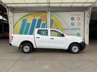 Nissan NP300 Doble Cabina 2019 4p SE L4/2.5 Man A/A Paq. Seg. 2019 Nissan NP300 Doble Cabina Venta Exteriores 4
