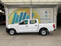 Nissan NP300 Doble Cabina 2019 4p SE L4/2.5 Man A/A Paq. Seg. 2019 Nissan NP300 Doble Cabina Venta Exteriores 8