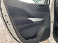 Nissan NP300 Doble Cabina 2019 4p SE L4/2.5 Man A/A Paq. Seg. 2019 Nissan NP300 Doble Cabina Venta Interiores 15