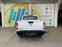 Nissan NP300 Doble Cabina 2019 4p SE L4/2.5 Man A/A Paq. Seg. 2019 Nissan NP300 Doble Cabina Venta Exteriores 6