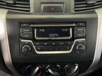 Nissan NP300 Doble Cabina 2019 4p SE L4/2.5 Man A/A Paq. Seg. 2019 Nissan NP300 Doble Cabina Venta Interiores 6