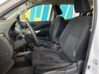 Nissan NP300 Doble Cabina 2019 4p SE L4/2.5 Man A/A Paq. Seg. 2019 Nissan NP300 Doble Cabina Venta Interiores 14