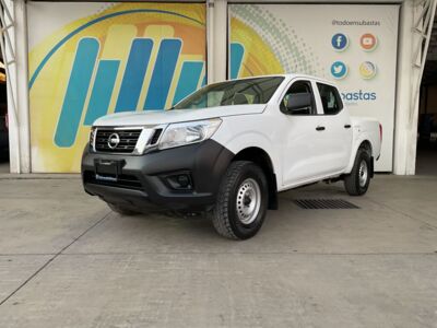 Nissan NP300 Doble Cabina 2019 4p SE L4/2.5 Man A/A Paq. Seg.