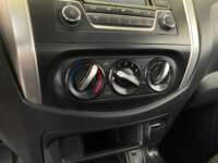 Nissan NP300 Doble Cabina 2019 4p SE L4/2.5 Man A/A Paq. Seg. 2019 Nissan NP300 Doble Cabina Venta Interiores 7