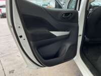 Nissan NP300 Doble Cabina 2019 4p SE L4/2.5 Man A/A Paq. Seg. 2019 Nissan NP300 Doble Cabina Venta Interiores 15