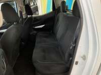 Nissan NP300 Doble Cabina 2019 4p SE L4/2.5 Man A/A Paq. Seg. 2019 Nissan NP300 Doble Cabina Venta Interiores 16