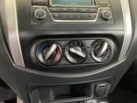 Nissan NP300 Doble Cabina 2019 4p SE L4/2.5 Man A/A Paq. Seg. 2019 Nissan NP300 Doble Cabina Venta Interiores 7