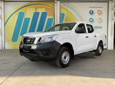Nissan NP300 Doble Cabina 2019 4p SE L4/2.5 Man A/A Paq. Seg.