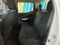 Nissan NP300 Doble Cabina 2019 4p SE L4/2.5 Man A/A Paq. Seg. 2019 Nissan NP300 Doble Cabina Venta Interiores 16