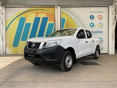 Nissan NP300 Doble Cabina 2019 4p SE L4/2.5 Man A/A Paq. Seg.