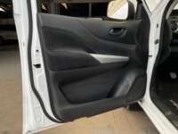 Nissan NP300 Doble Cabina 2019 4p SE L4/2.5 Man A/A Paq. Seg. 2019 Nissan NP300 Doble Cabina Venta Interiores 13