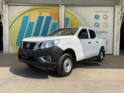 Nissan NP300 Doble Cabina 2019 4p SE L4/2.5 Man A/A Paq. Seg.