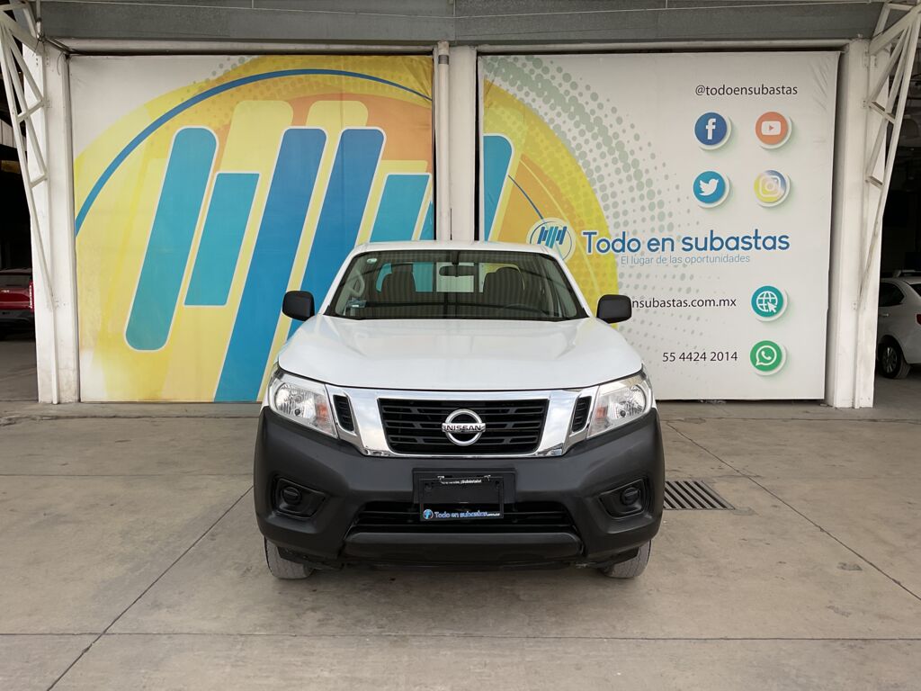 Nissan NP300 Doble Cabina 2019 4p SE L4/2.5 Man A/A Paq. Seg. 2019 Nissan NP300 Doble Cabina Venta Exteriores 2