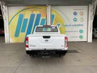 Nissan NP300 Doble Cabina 2019 4p SE L4/2.5 Man A/A Paq. Seg. 2019 Nissan NP300 Doble Cabina Venta Exteriores 6