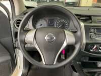 Nissan NP300 Doble Cabina 2019 4p SE L4/2.5 Man A/A Paq. Seg. 2019 Nissan NP300 Doble Cabina Venta Interiores 1