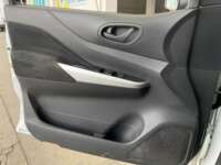 Nissan NP300 Doble Cabina 2019 4p SE L4/2.5 Man A/A Paq. Seg. 2019 Nissan NP300 Doble Cabina Venta Interiores 13
