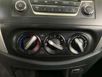 Nissan NP300 Doble Cabina 2019 4p SE L4/2.5 Man A/A Paq. Seg. 2019 Nissan NP300 Doble Cabina Venta Interiores 7