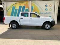 Nissan NP300 Doble Cabina 2019 4p SE L4/2.5 Man A/A Paq. Seg. 2019 Nissan NP300 Doble Cabina Venta Exteriores 4