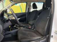 Nissan NP300 Doble Cabina 2019 4p SE L4/2.5 Man A/A Paq. Seg. 2019 Nissan NP300 Doble Cabina Venta Interiores 14