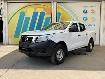 Nissan NP300 Doble Cabina 2019 4p SE L4/2.5 Man A/A Paq. Seg.