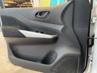 Nissan NP300 Doble Cabina 2019 4p SE L4/2.5 Man A/A Paq. Seg. 2019 Nissan NP300 Doble Cabina Venta Interiores 13