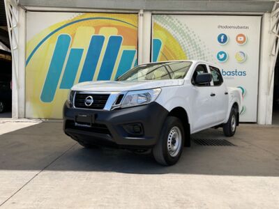 Nissan NP300 Doble Cabina 2019 4p SE L4/2.5 Man A/A Paq. Seg.