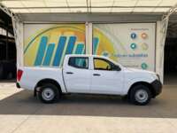 Nissan NP300 Doble Cabina 2019 4p SE L4/2.5 Man A/A Paq. Seg. 2019 Nissan NP300 Doble Cabina Venta Exteriores 4