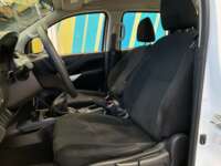 Nissan NP300 Doble Cabina 2019 4p SE L4/2.5 Man A/A Paq. Seg. 2019 Nissan NP300 Doble Cabina Venta Interiores 14
