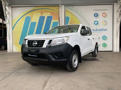 Nissan NP300 Doble Cabina 2019 4p SE L4/2.5 Man A/A Paq. Seg.
