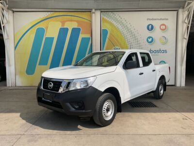 Nissan NP300 Doble Cabina 2019 4p SE L4/2.5 Man A/A Paq. Seg.