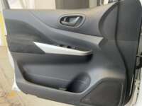 Nissan NP300 Doble Cabina 2019 4p SE L4/2.5 Man A/A Paq. Seg. 2019 Nissan NP300 Doble Cabina Venta Interiores 13