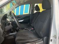 Nissan NP300 Doble Cabina 2019 4p SE L4/2.5 Man A/A Paq. Seg. 2019 Nissan NP300 Doble Cabina Venta Interiores 14