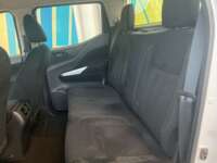 Nissan NP300 Doble Cabina 2019 4p SE L4/2.5 Man A/A Paq. Seg. 2019 Nissan NP300 Doble Cabina Venta Interiores 16