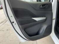 Nissan NP300 Doble Cabina 2019 4p SE L4/2.5 Man A/A Paq. Seg. 2019 Nissan NP300 Doble Cabina Venta Interiores 15