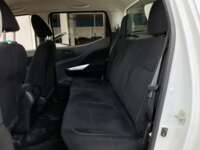 Nissan NP300 Doble Cabina 2019 4p SE L4/2.5 Man A/A Paq. Seg. 2019 Nissan NP300 Doble Cabina Venta Interiores 16