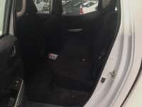 Nissan NP300 Doble Cabina 2019 4p SE L4/2.5 Man A/A Paq. Seg. 2019 Nissan NP300 Doble Cabina Venta Interiores 16