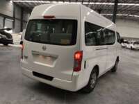 Nissan Urvan Pasajeros 2022 4p Amplia L4/2.5 Man 15/Pas Paq. Seg.    2022 Nissan Urvan Pasajeros Venta Exteriores 5