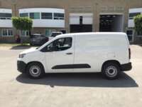 Peugeot Partner Maxi 2020 5p L4/1.6/T Diesel Man A/A 2020 Peugeot Partner Maxi Venta Exteriores 8