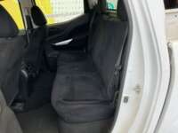 Nissan NP300 Doble Cabina 2019 4p SE L4/2.5 Man A/A Paq. Seg. 2019 Nissan NP300 Doble Cabina Venta Interiores 16