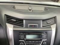 Nissan NP300 Doble Cabina 2019 4p SE L4/2.5 Man A/A Paq. Seg. 2019 Nissan NP300 Doble Cabina Venta Interiores 5