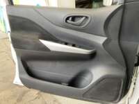 Nissan NP300 Doble Cabina 2019 4p SE L4/2.5 Man A/A Paq. Seg. 2019 Nissan NP300 Doble Cabina Venta Interiores 13