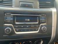 Nissan NP300 Frontier 2019 4p LE L4/2.5 Man IMG_6464