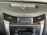 Nissan NP300 Frontier 2019 4p LE L4/2.5 Man 2019 Nissan NP300 Frontier Venta Interiores 5