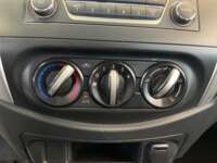 Nissan NP300 Frontier 2019 4p LE L4/2.5 Man 2019 Nissan NP300 Frontier Venta Interiores 7
