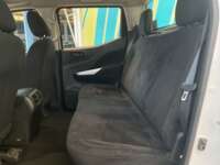 Nissan NP300 Doble Cabina 2019 4p SE L4/2.5 Man A/A Paq. Seg. 2019 Nissan NP300 Doble Cabina Venta Interiores 16