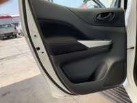 Nissan NP300 Doble Cabina 2019 4p SE L4/2.5 Man A/A Paq. Seg. 2019 Nissan NP300 Doble Cabina Venta Interiores 15